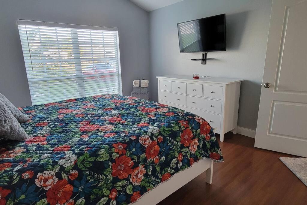 Our Sunset Getaway Apartment Riverview  Exterior photo